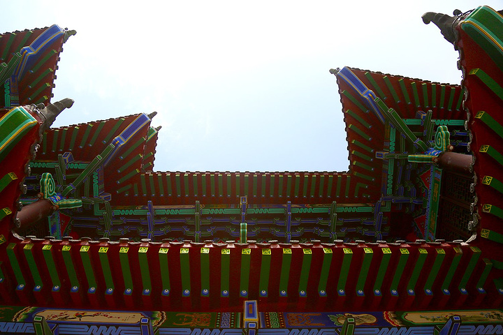 【星空·综合体育】李克强总理赴武汉火神山医院施工现场考察(图2) 星空·综合体育