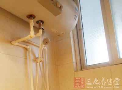 星空·综合体育_
湖人众将练上了!詹姆斯赤膊率队 浓眉扮相很潮 JR上衣湿透(图1) 星空综合