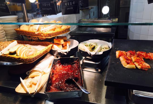 骑士重新激活TT组建双塔 詹皇对双枪体能是关键‘星空·综合体育’(图1) 星空综合