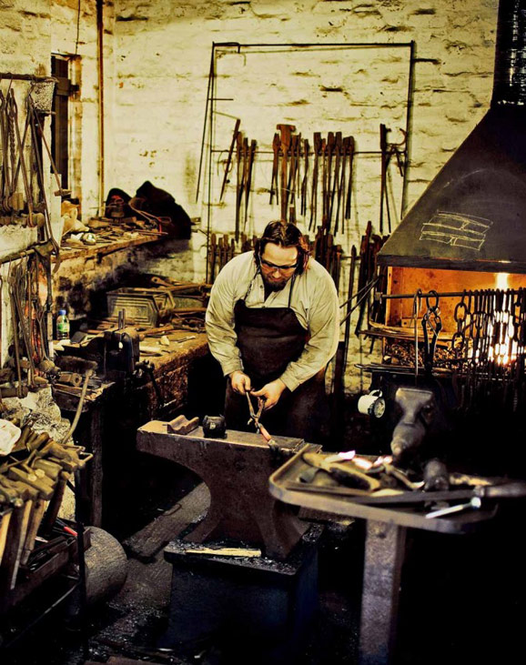 现场:保罗拼全力大腿受伤 戈登关键罚球收竞赛“星空·综合体育”(图4) 星空综合